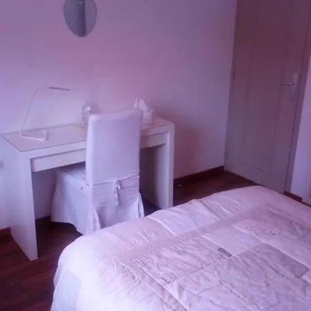 De Guenifey Bed & Breakfast